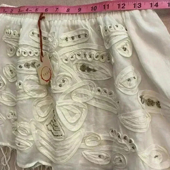 Raga Womens White Mini Nomad embosed appliqué miniskirt small NEW - Picture 10 of 13